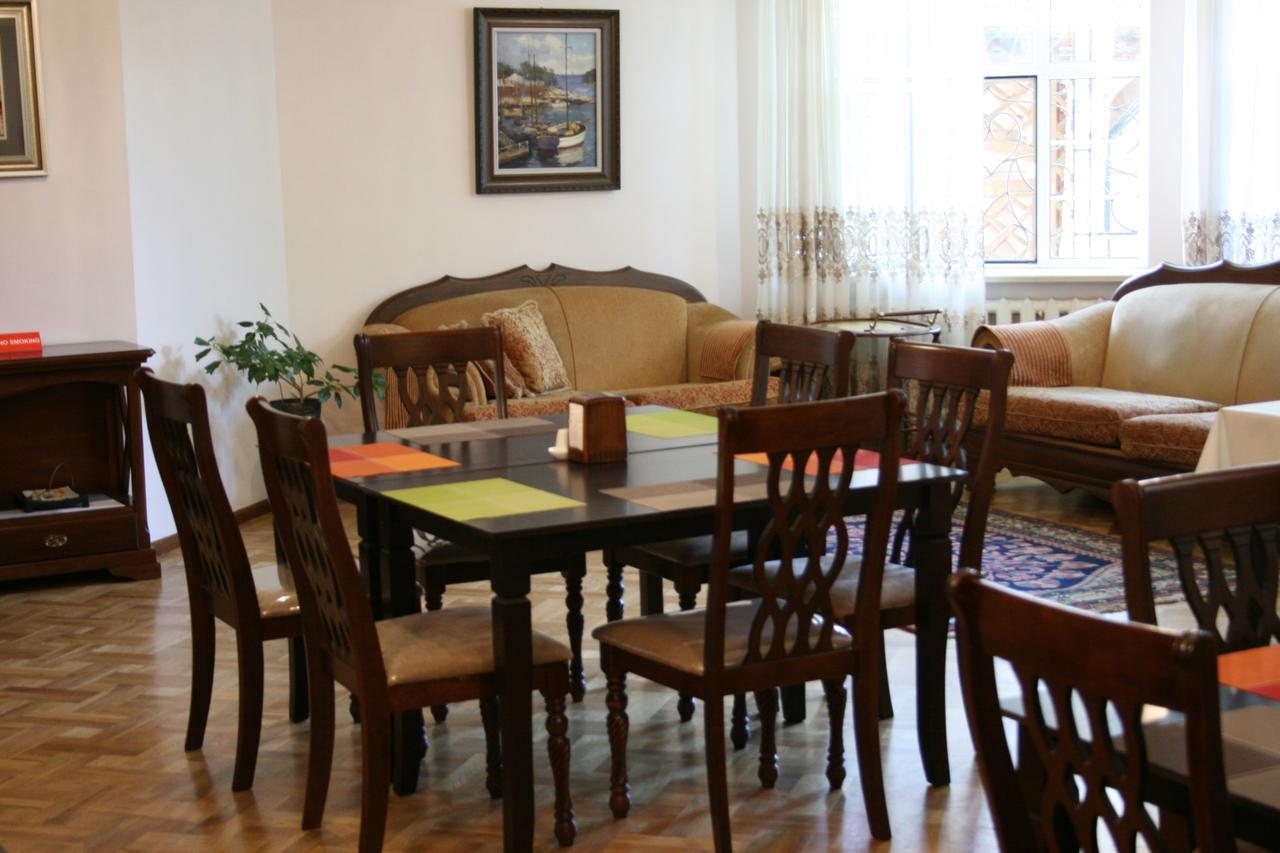 Astoria Garden Hotel Bisjkek Buitenkant foto