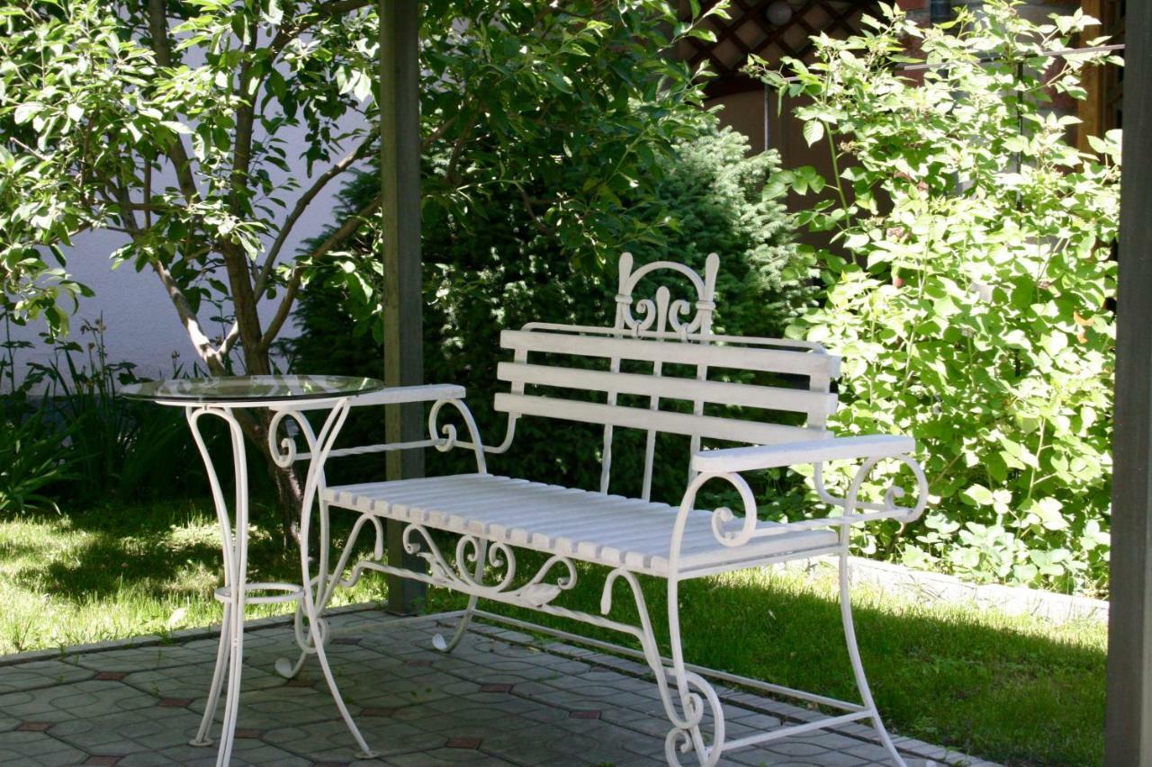 Astoria Garden Hotel Bisjkek Buitenkant foto