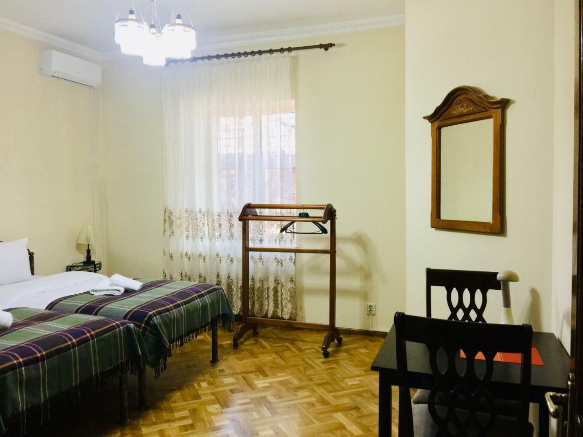 Astoria Garden Hotel Bisjkek Buitenkant foto